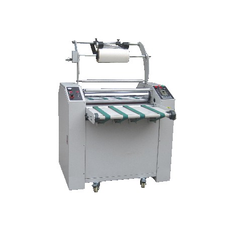 Laminating machine with knife